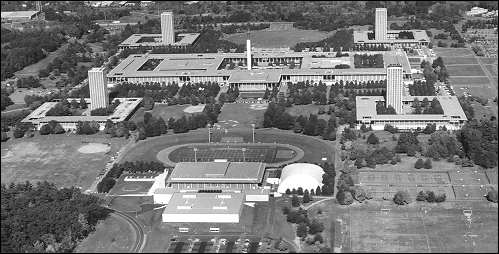 air photo view of
SUNYA uptown campus buildings c. 1995