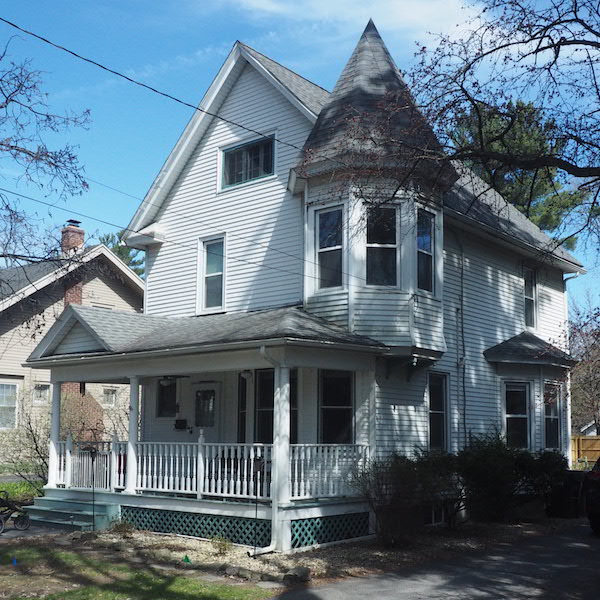 4 Norwood St - a
        Sears kit house built in 1911